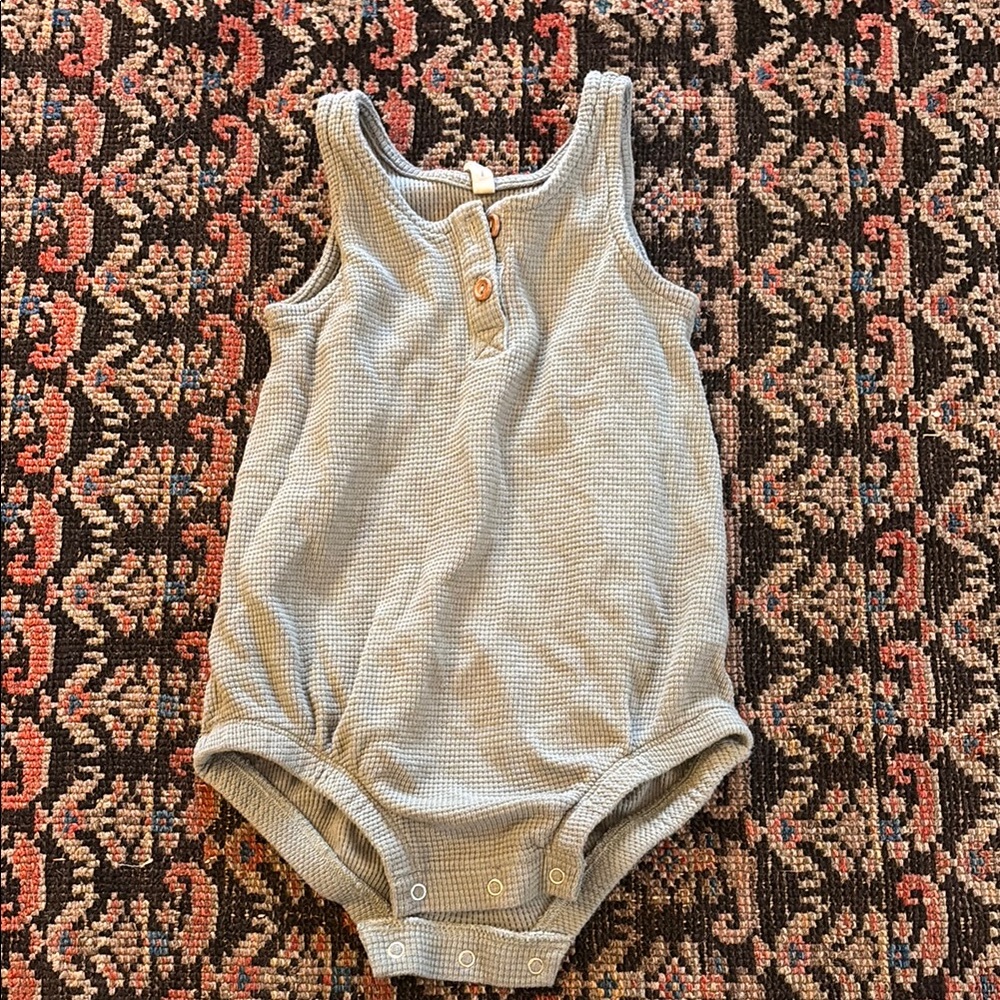 Quincy Mae Waffle Knit One-Piece Bodysuit in Light Gray